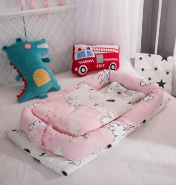Newborn bed nest – foldable and soft travel mattress for crib or sofa