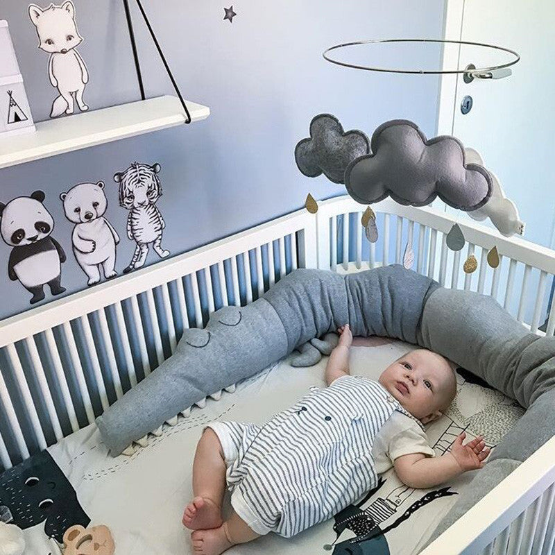 Infant bed bumper pillow – cute and safe crib fence for babies