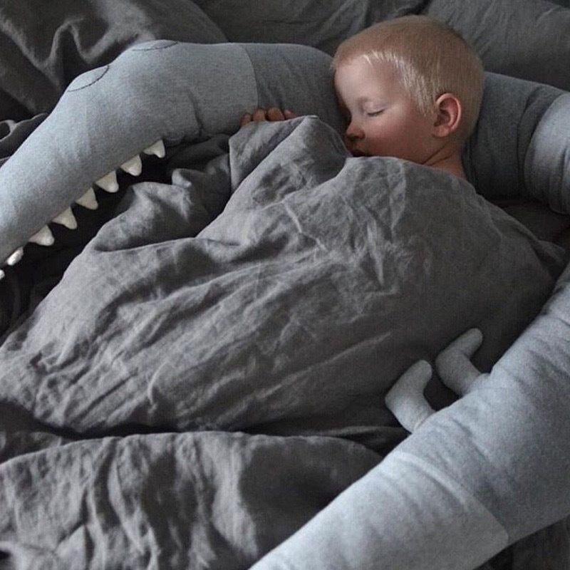Infant bed bumper pillow – cute and safe crib fence for babies