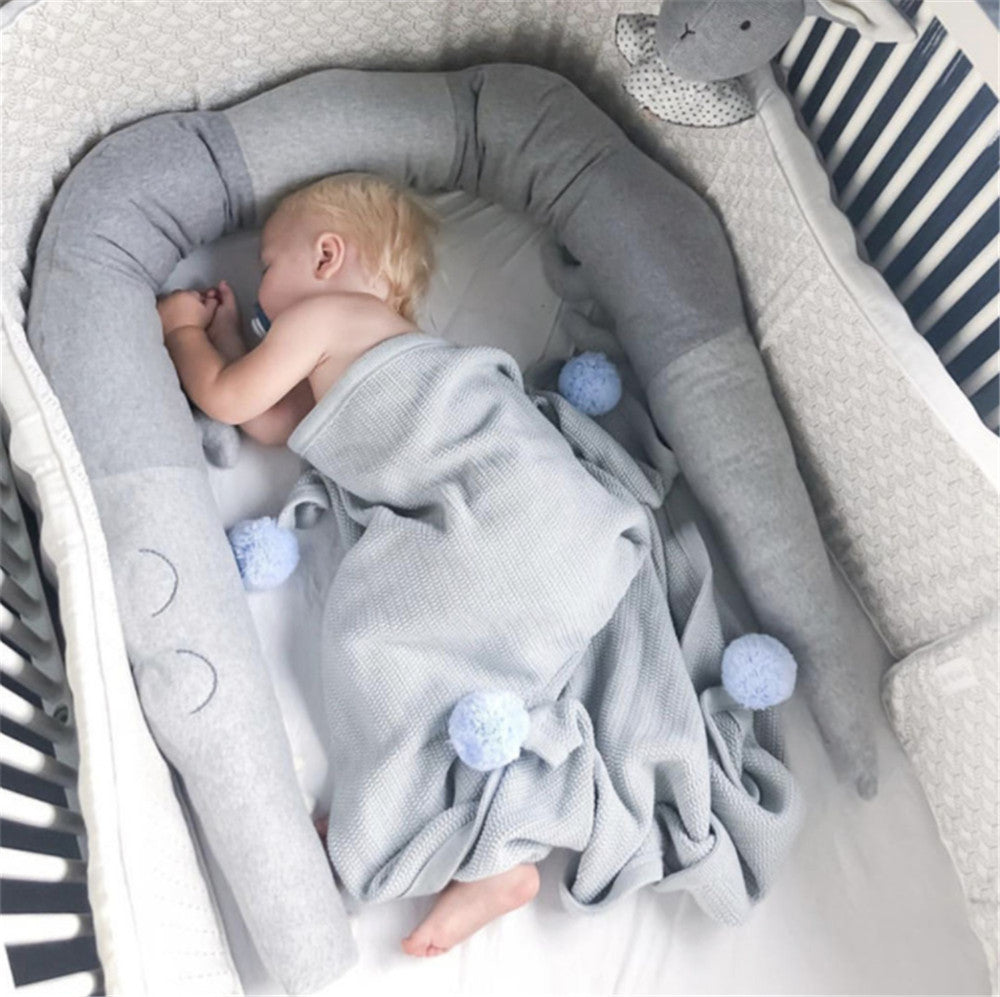 Infant bed bumper pillow – cute and safe crib fence for babies