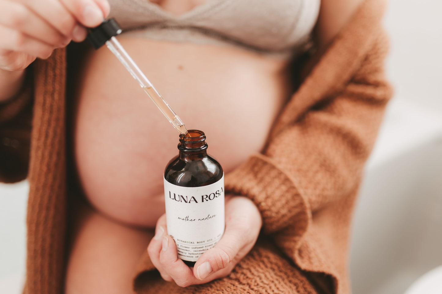 Blooming Belly Oil — Hydration & Comfort for Growing Bellies